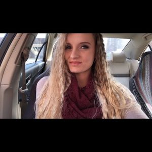 Meet your Posher, Demi